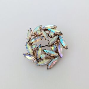 STUNNING 😍 Aurora Borealis Iridescent Leaf Wreath Circle Brooch Pink Undertones